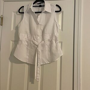 Saint Tropez West Linen sleeveless button down belted top! Classic look. Size L.